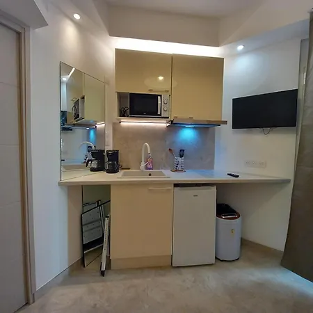 Daire Bedroom Alexandre *